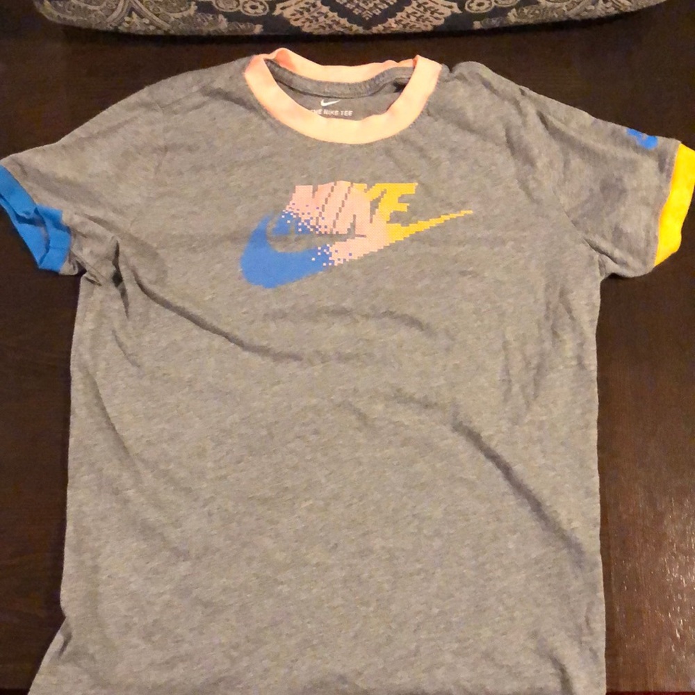 nike tee shirt